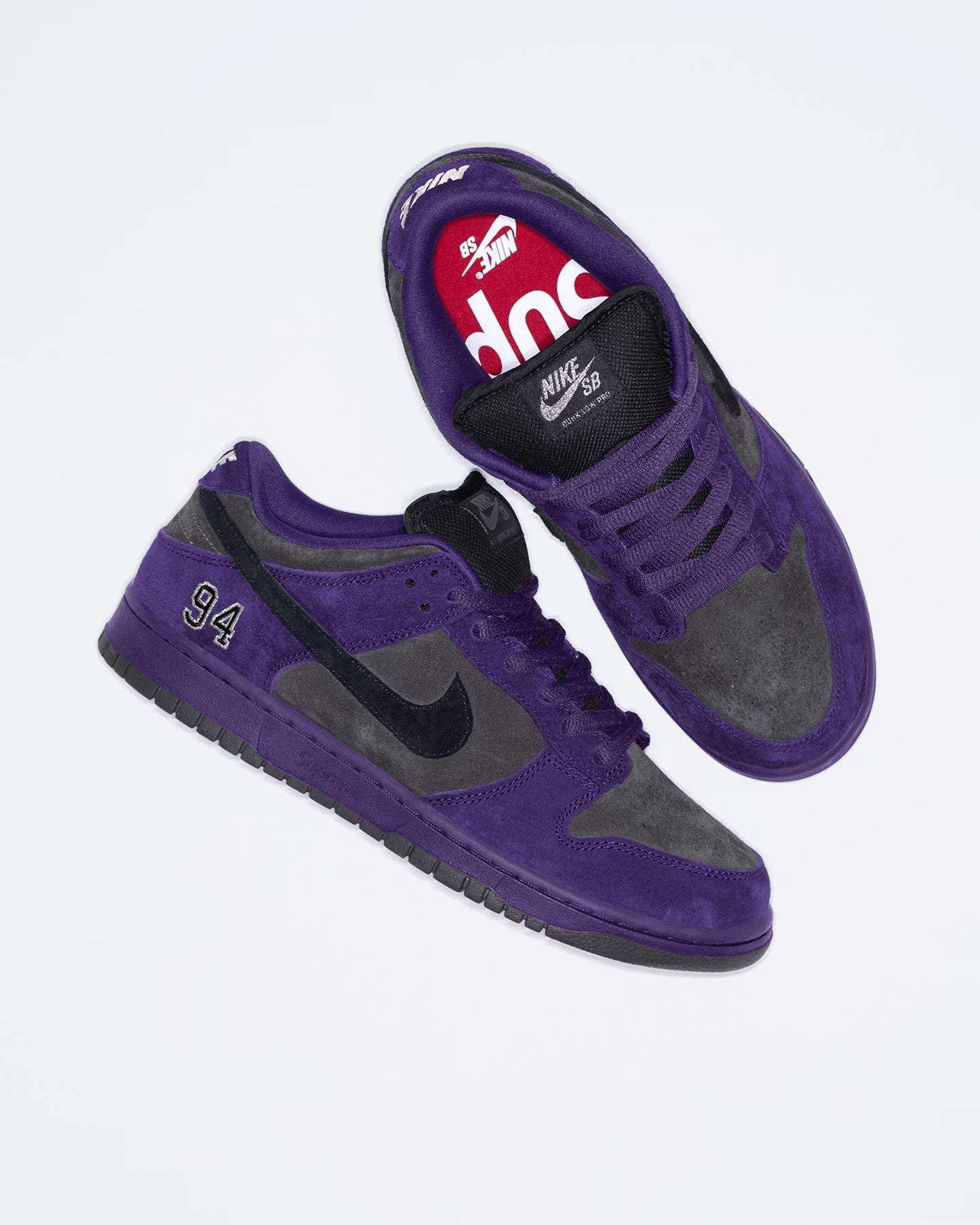 Supreme® / Nike SB Dunk Low