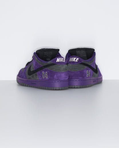 Supreme® / Nike SB Dunk Low