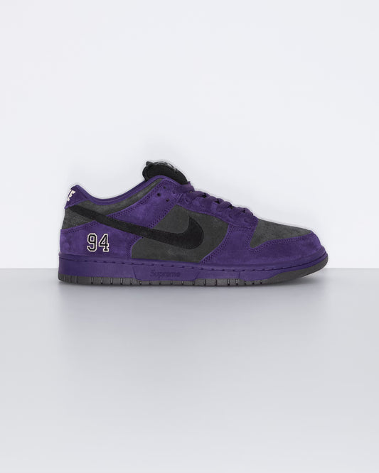 Supreme® / Nike SB Dunk Low